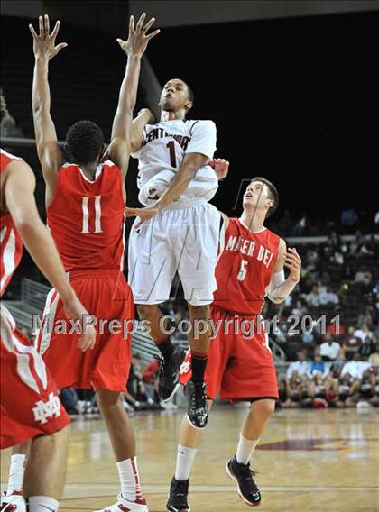 Thumbnail 1 in Mater Dei vs. Centennial (CIF Southern D1 Regional Final) photogallery.