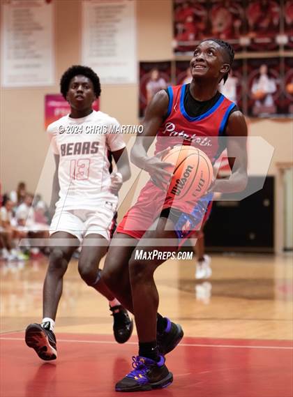 Thumbnail 1 in Fort Dorchester vs Belton-Honea Path (Poinsettia Classic) photogallery.