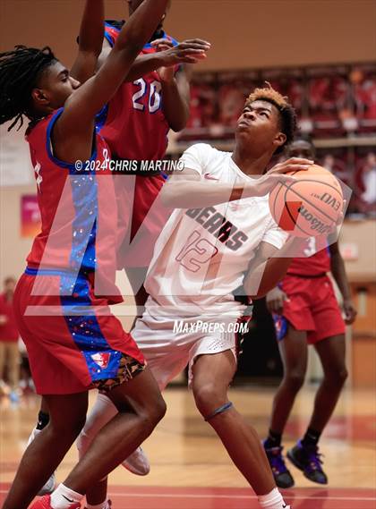 Thumbnail 3 in Fort Dorchester vs Belton-Honea Path (Poinsettia Classic) photogallery.