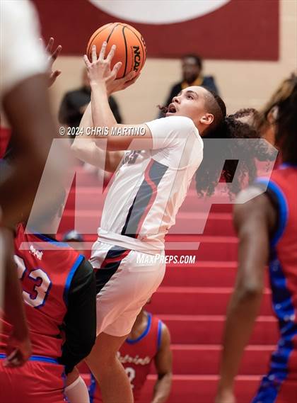 Thumbnail 3 in Fort Dorchester vs Belton-Honea Path (Poinsettia Classic) photogallery.