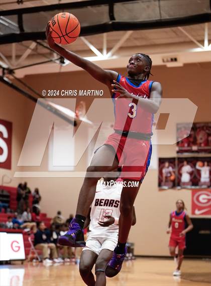 Thumbnail 3 in Fort Dorchester vs Belton-Honea Path (Poinsettia Classic) photogallery.