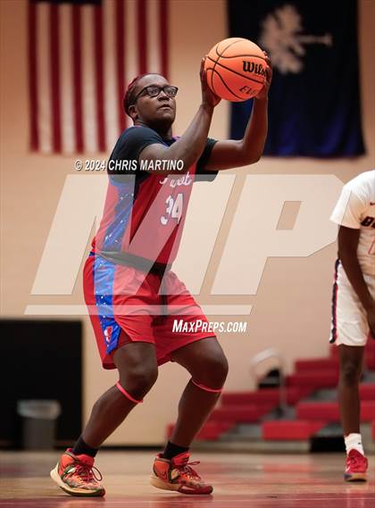 Thumbnail 2 in Fort Dorchester vs Belton-Honea Path (Poinsettia Classic) photogallery.