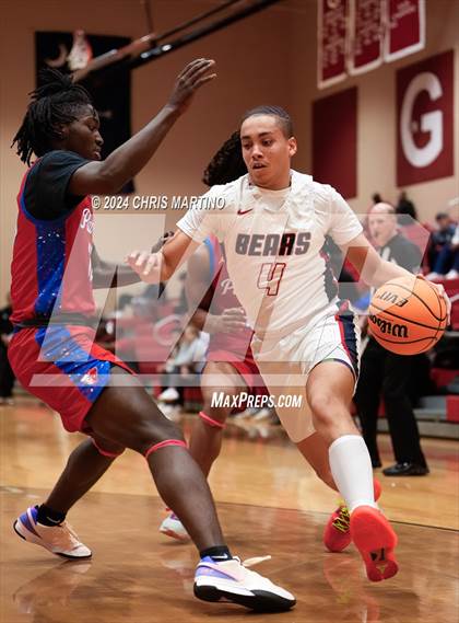 Thumbnail 3 in Fort Dorchester vs Belton-Honea Path (Poinsettia Classic) photogallery.