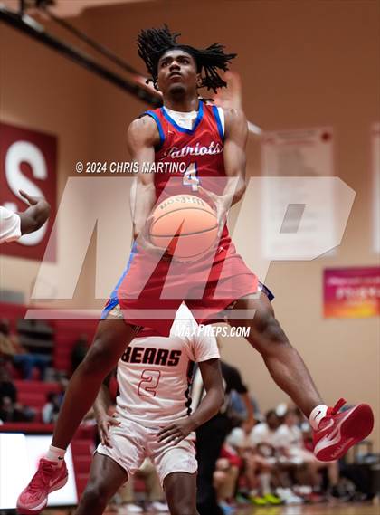 Thumbnail 1 in Fort Dorchester vs Belton-Honea Path (Poinsettia Classic) photogallery.