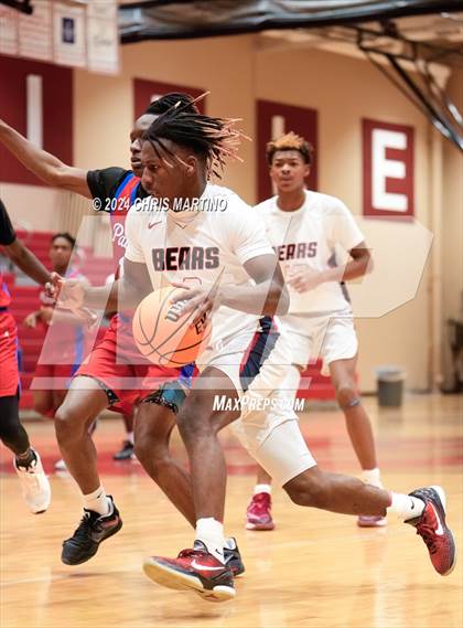 Thumbnail 3 in Fort Dorchester vs Belton-Honea Path (Poinsettia Classic) photogallery.