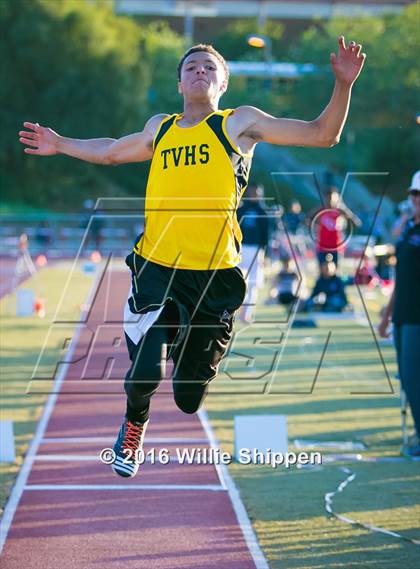 Thumbnail 2 in Southwestern League Finals photogallery.