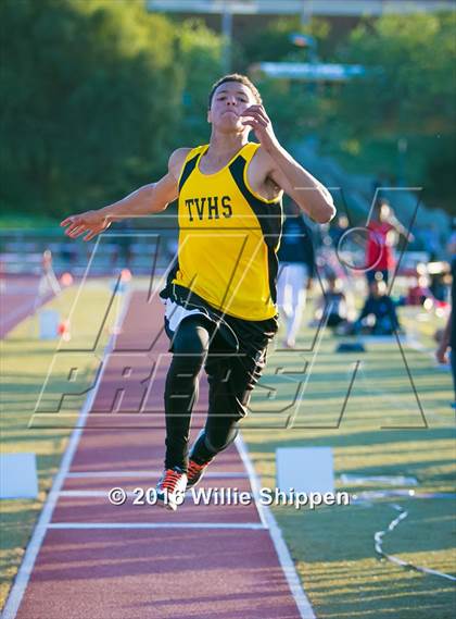 Thumbnail 1 in Southwestern League Finals photogallery.
