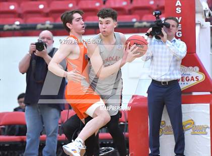 Thumbnail 1 in Bishop Gorman vs. Findlay Prep (Big City Showdown) photogallery.