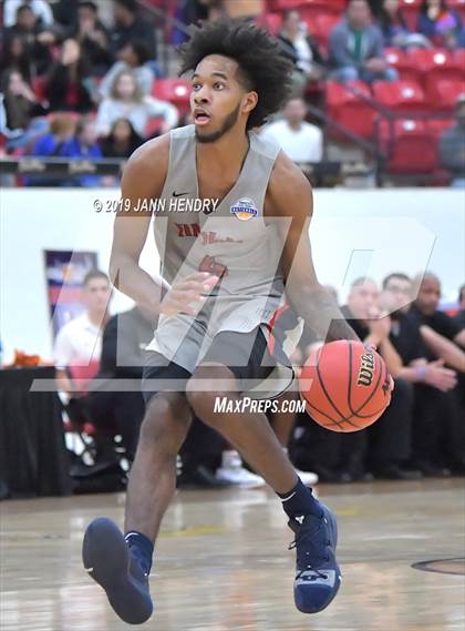 Thumbnail 1 in Bishop Gorman vs. Findlay Prep (Big City Showdown) photogallery.