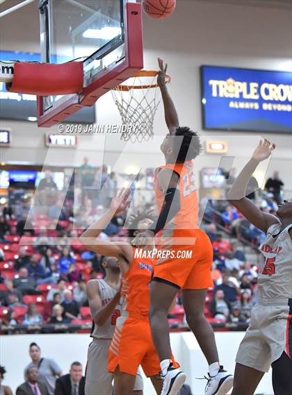 Thumbnail 3 in Bishop Gorman vs. Findlay Prep (Big City Showdown) photogallery.