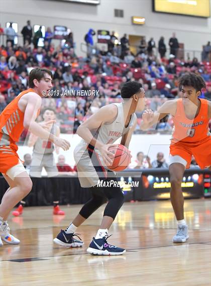 Thumbnail 1 in Bishop Gorman vs. Findlay Prep (Big City Showdown) photogallery.