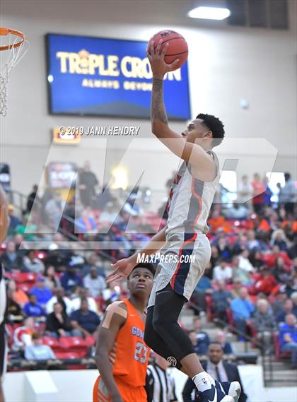 Thumbnail 3 in Bishop Gorman vs. Findlay Prep (Big City Showdown) photogallery.