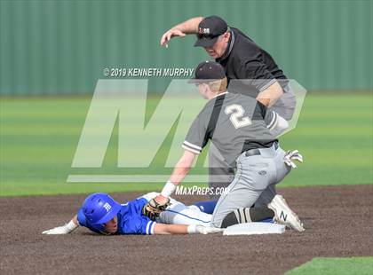Thumbnail 2 in Midlothian vs Royce City Game 3 (UIL 5A Area Playoff) photogallery.
