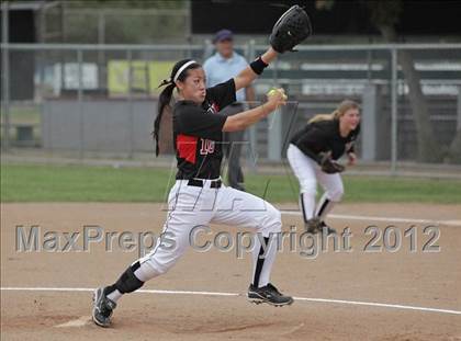 Thumbnail 2 in Harvard-Westlake @ Notre Dame photogallery.