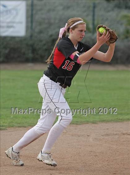 Thumbnail 3 in Harvard-Westlake @ Notre Dame photogallery.