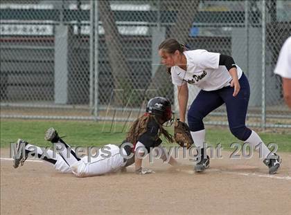 Thumbnail 3 in Harvard-Westlake @ Notre Dame photogallery.