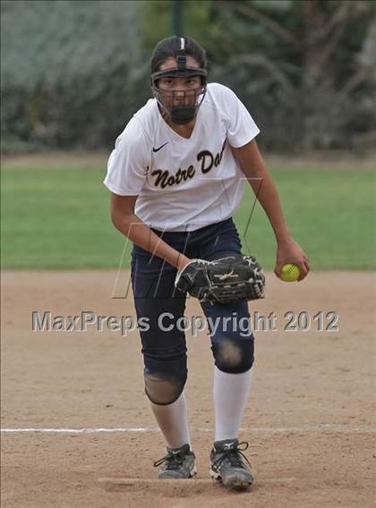Thumbnail 3 in Harvard-Westlake @ Notre Dame photogallery.