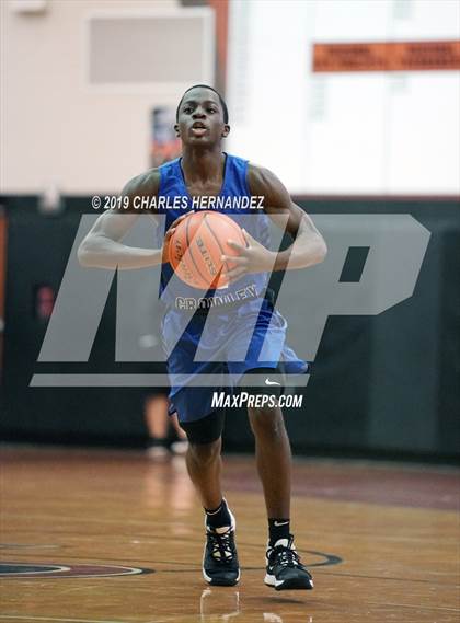 Thumbnail 3 in North Crowley vs. Dobie (McDonald's Texas Invitational) photogallery.
