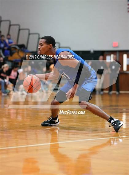 Thumbnail 3 in North Crowley vs. Dobie (McDonald's Texas Invitational) photogallery.