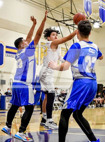 Thumbnail 3 in Alta Loma @ Charter Oak photogallery.