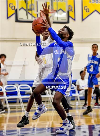 Thumbnail 2 in Alta Loma @ Charter Oak photogallery.