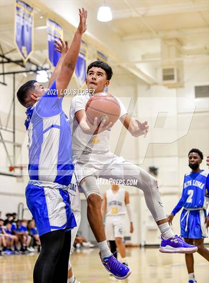Thumbnail 2 in Alta Loma @ Charter Oak photogallery.