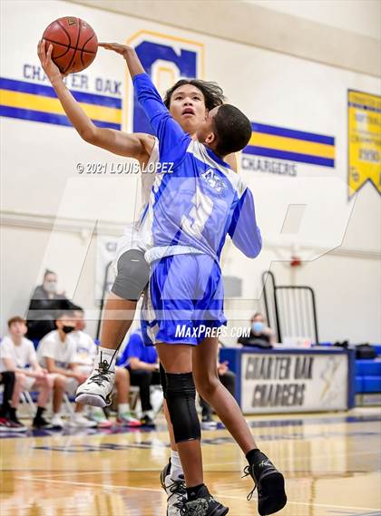 Thumbnail 3 in Alta Loma @ Charter Oak photogallery.