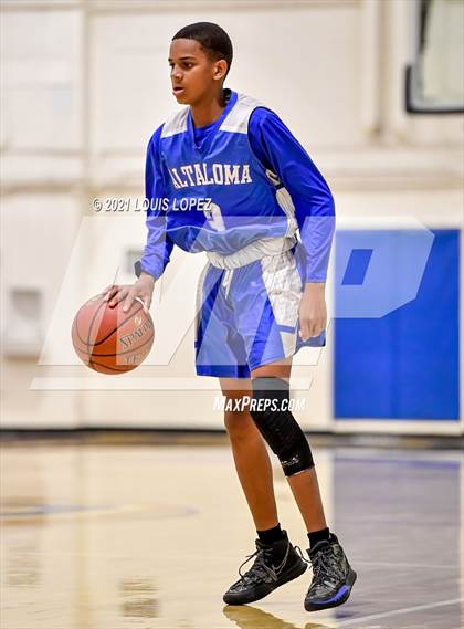 Thumbnail 2 in Alta Loma @ Charter Oak photogallery.