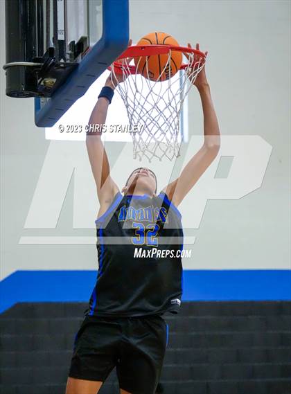 Thumbnail 1 in Tolleson vs. Sierra Vista (Panther Hoops Classic) photogallery.
