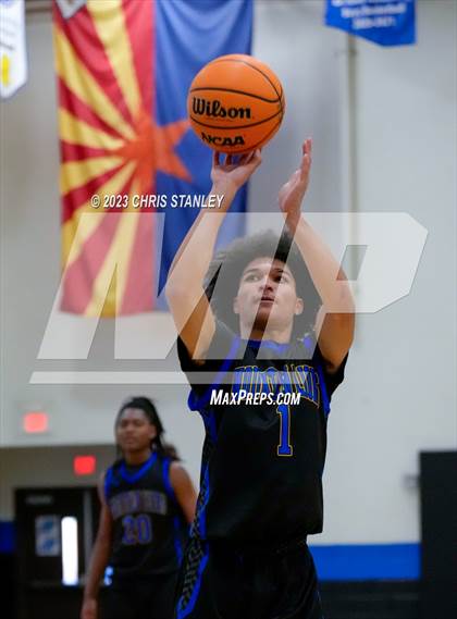 Thumbnail 3 in Tolleson vs. Sierra Vista (Panther Hoops Classic) photogallery.