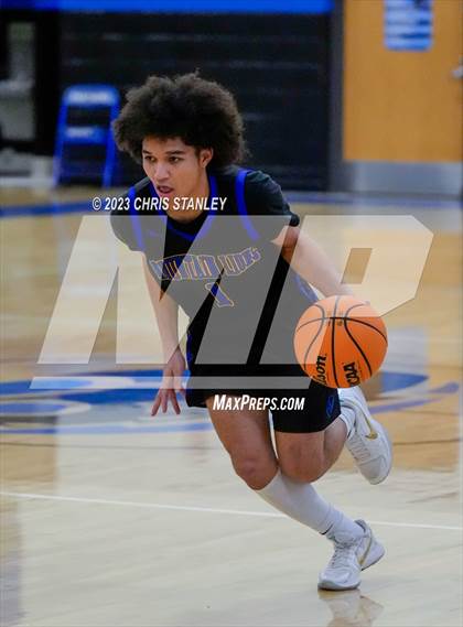 Thumbnail 3 in Tolleson vs. Sierra Vista (Panther Hoops Classic) photogallery.