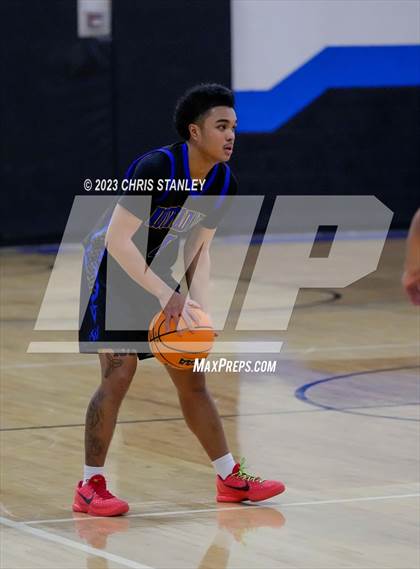 Thumbnail 2 in Tolleson vs. Sierra Vista (Panther Hoops Classic) photogallery.