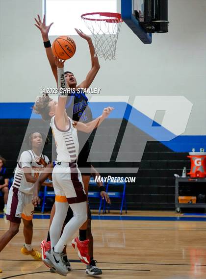 Thumbnail 2 in Tolleson vs. Sierra Vista (Panther Hoops Classic) photogallery.