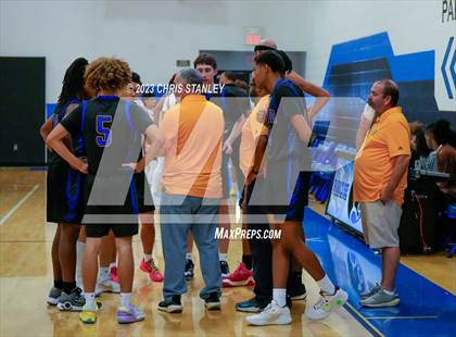 Thumbnail 3 in Tolleson vs. Sierra Vista (Panther Hoops Classic) photogallery.
