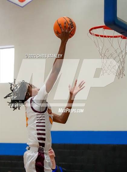 Thumbnail 2 in Tolleson vs. Sierra Vista (Panther Hoops Classic) photogallery.