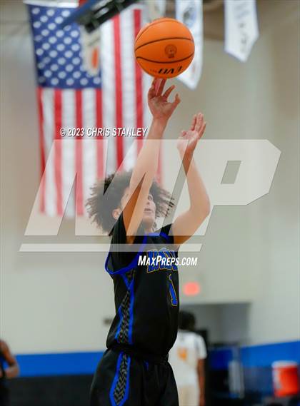 Thumbnail 1 in Tolleson vs. Sierra Vista (Panther Hoops Classic) photogallery.