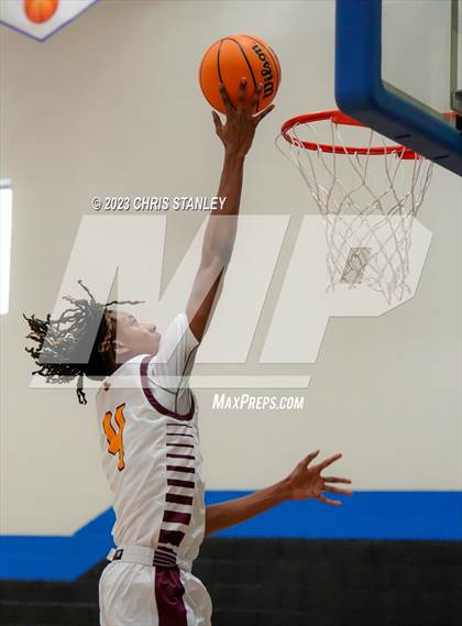 Thumbnail 3 in Tolleson vs. Sierra Vista (Panther Hoops Classic) photogallery.