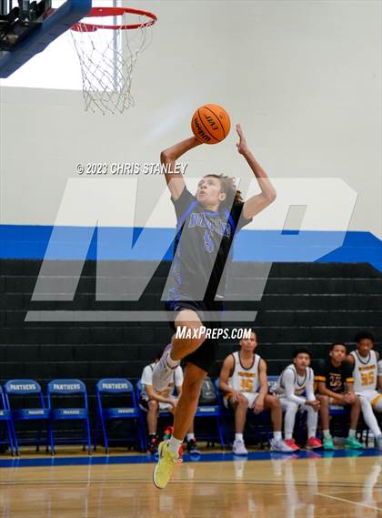 Thumbnail 3 in Tolleson vs. Sierra Vista (Panther Hoops Classic) photogallery.