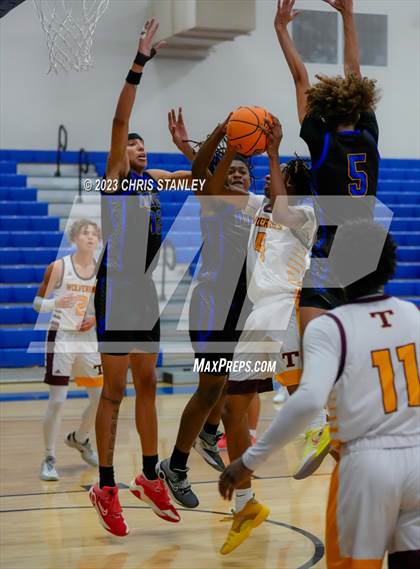 Thumbnail 3 in Tolleson vs. Sierra Vista (Panther Hoops Classic) photogallery.