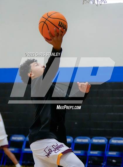 Thumbnail 2 in Tolleson vs. Sierra Vista (Panther Hoops Classic) photogallery.