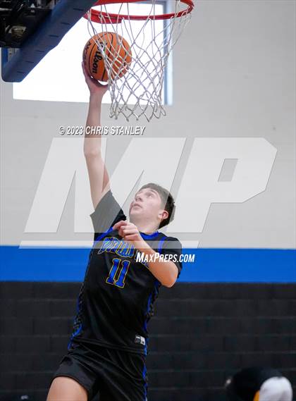 Thumbnail 2 in Tolleson vs. Sierra Vista (Panther Hoops Classic) photogallery.