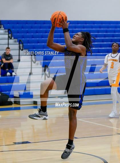Thumbnail 3 in Tolleson vs. Sierra Vista (Panther Hoops Classic) photogallery.