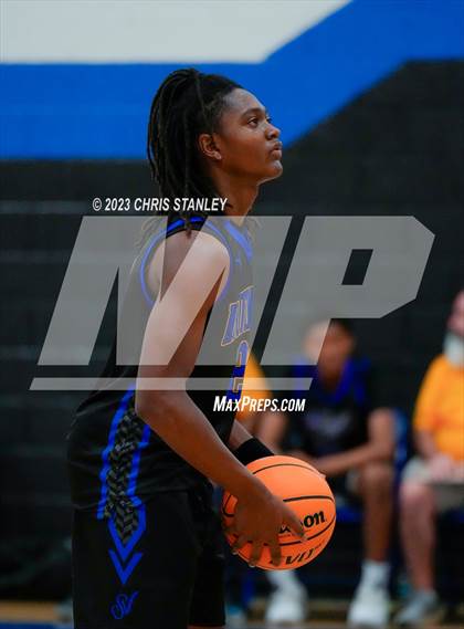 Thumbnail 3 in Tolleson vs. Sierra Vista (Panther Hoops Classic) photogallery.