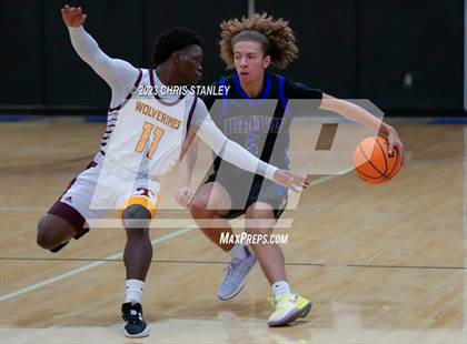 Thumbnail 2 in Tolleson vs. Sierra Vista (Panther Hoops Classic) photogallery.