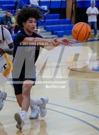 Thumbnail 1 in Tolleson vs. Sierra Vista (Panther Hoops Classic) photogallery.