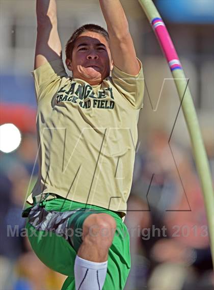 Thumbnail 3 in Penn Relays (Pole Vault)  photogallery.