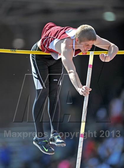 Thumbnail 2 in Penn Relays (Pole Vault)  photogallery.