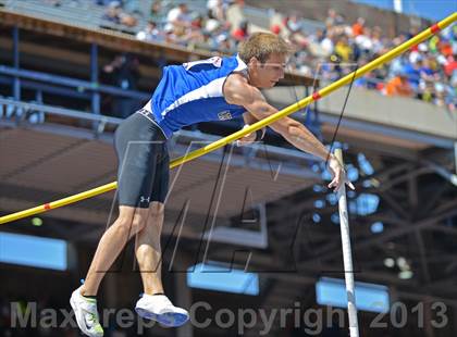 Thumbnail 2 in Penn Relays (Pole Vault)  photogallery.