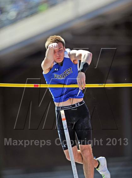 Thumbnail 1 in Penn Relays (Pole Vault)  photogallery.