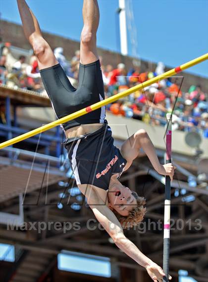Thumbnail 1 in Penn Relays (Pole Vault)  photogallery.